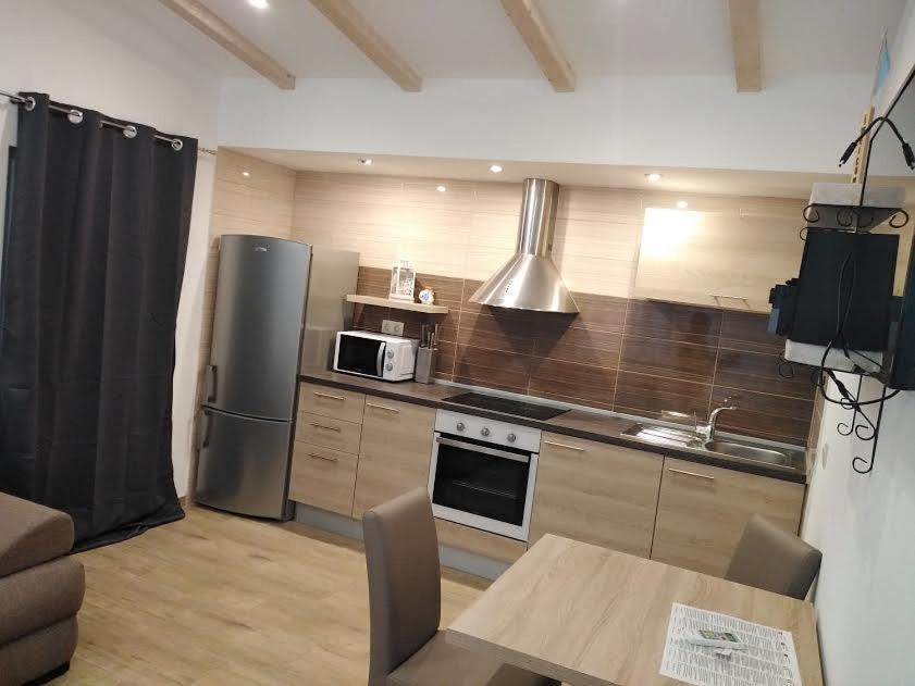 Apartmani Morovi Dvori Drage Exterior foto