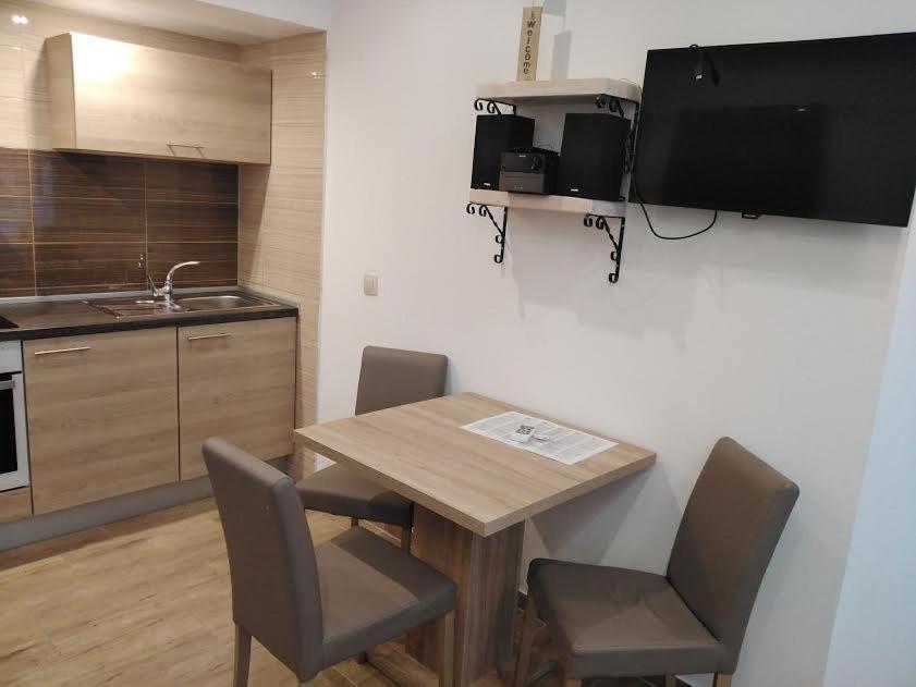 Apartmani Morovi Dvori Drage Exterior foto